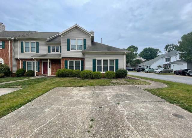 Photo of 121 Gnarled Oak Ln, Yorktown, VA 23692