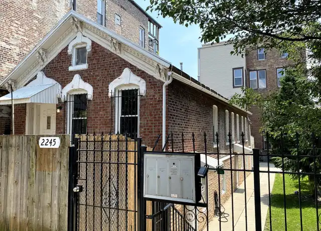Property at 2245 W 21st St Unit 4, Chicago, IL, 60608, 2 beds, 2 baths, [object Object]