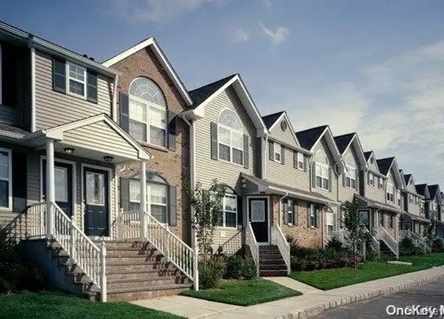 Property at 14 Horizon View Dr Unit 14, Farmingville, NY, 11738, 3 beds, 2.5 baths, [object Object]