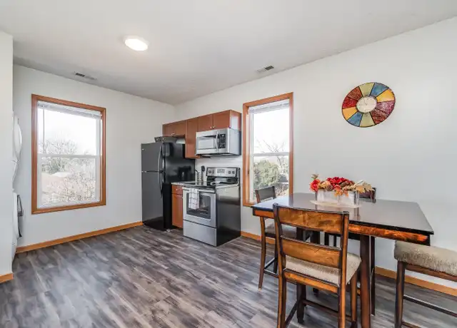 Property at 433 W Grand St Unit C, Springfield, MO, 65807, 2 beds, 1 bath, [object Object]
