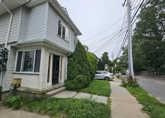 Property at 129 Lexington St Unit 129, Watertown, MA, 02472, 2 beds, 1 bath, [object Object]