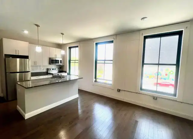 Property at 154 Main St Unit 202, Worcester, MA, 01608, 1 bed, 1 bath, [object Object]