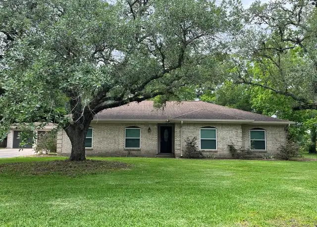 Property at 304 S Shadowbend Ave, Friendswood, TX, 77546, 3 beds, 2 baths, [object Object]