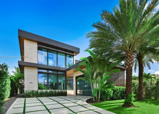Property at 2051 N Bay Rd, Miami Beach, FL, 33140, 4 beds, 5.5 baths, [object Object]