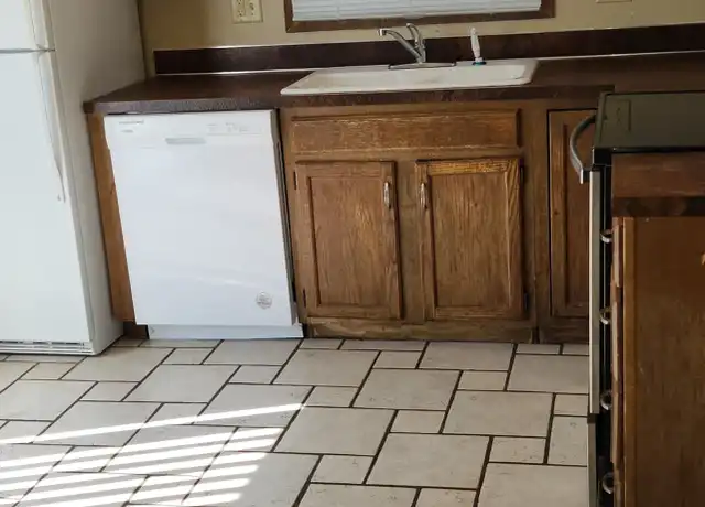 Property at 720 Crystal St, Ames, IA, 50010, 2 beds, 1.5 baths, [object Object]