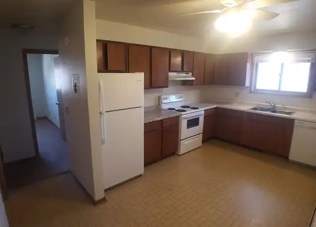 Property at 1208 3rd Ave NE Unit LO3rd-302, Owatonna, MN, 55060, 2 beds, 1 bath, [object Object]