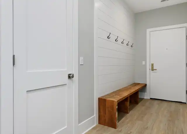 Property at 4646 N Damen Ave, Chicago, IL, 60625, 2 beds, 2 baths, [object Object]