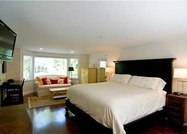 Property at 138 South Rd, Chilmark, MA, 02535, 3 beds, 2 baths, [object Object]