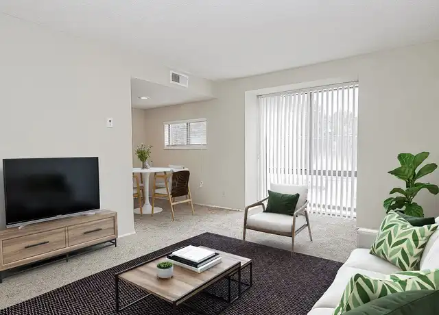 Property at Courtyard Apartments - 2012 W Ash St, Columbia, MO, 65203, 1-2 bed, 1 bath, [object Object]