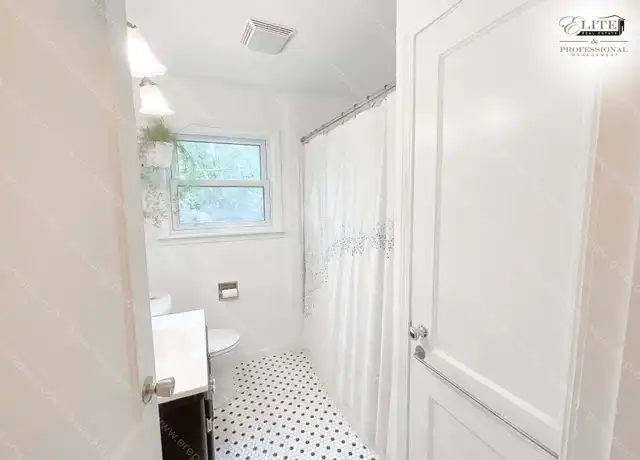 Property at 213 W Summit St, Ann Arbor, MI, 48103, 4 beds, 2 baths, [object Object]