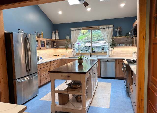 Photo of 1254 Paradise Rd, Ferndale, WA 98248