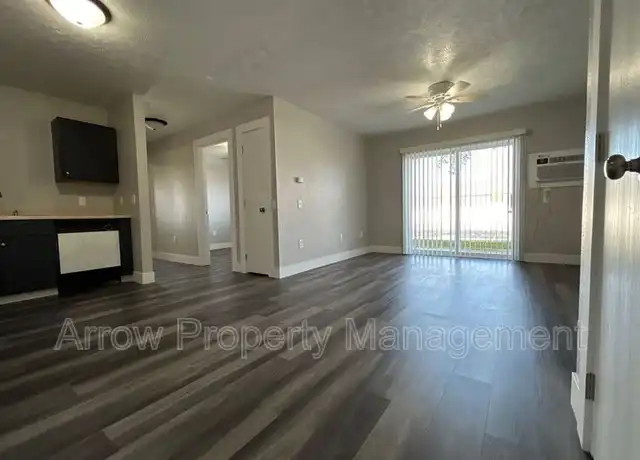 Property at 940 27th St Unit 2, Clarinda, IA, 51632, 2 beds, 1 bath, [object Object]