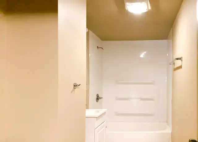 Property at 1142 E Indiana Ave Unit B, South Bend, IN, 46613, 1 bed, 1 bath, [object Object]