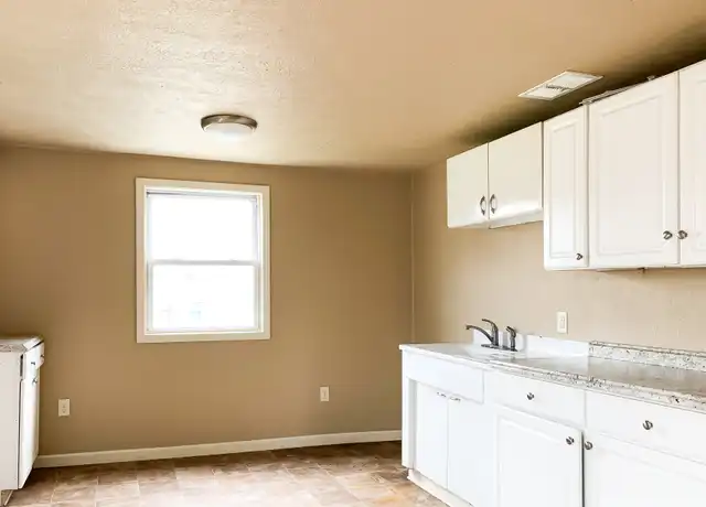 Property at 1142 E Indiana Ave Unit B, South Bend, IN, 46613, 1 bed, 1 bath, [object Object]