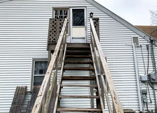 Property at 1142 E Indiana Ave Unit B, South Bend, IN, 46613, 1 bed, 1 bath, [object Object]