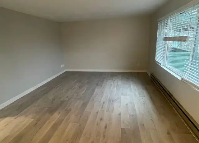 Property at 1011 SW 149th St Unit 5, Burien, WA, 98166, 1 bed, 1 bath, [object Object]