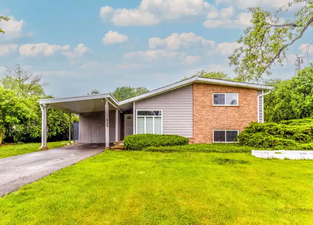 Property at 826 Midway Rd, Northbrook, IL, 60062, 3 beds, 2 baths, [object Object]