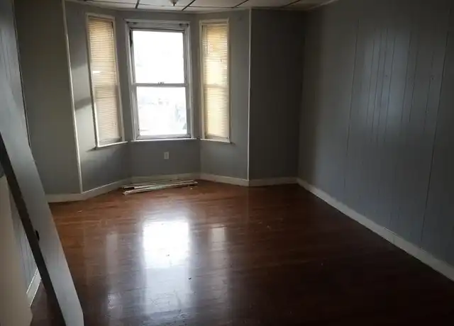 Property at 49 Everett St Unit 1, Everett, MA, 02149, 1 bed, 1 bath, [object Object]