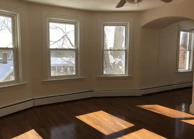 Property at 113 Ashland St Unit N/A, Melrose, MA, 02176, 5 beds, 2 baths, [object Object]