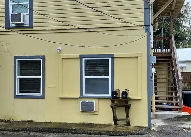 Property at 421 NW 10th St, Gainesville, FL, 32601, 2 beds, 1 bath, [object Object]