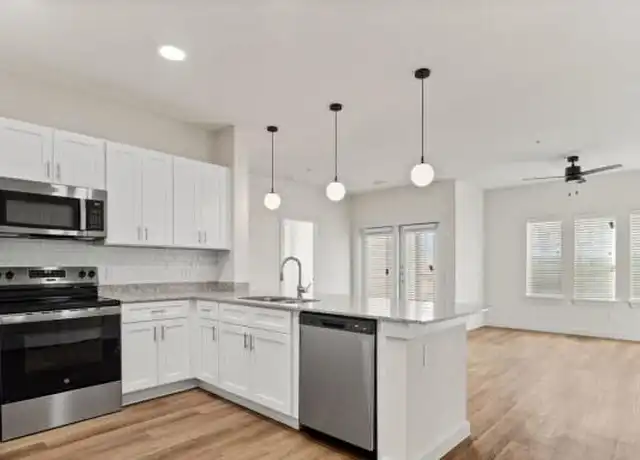 Property at 9930 Poteet Jourdanton Freeway Access Rd Unit 3213, San Antonio, TX, 78224, 3 beds, 2 baths, [object Object]