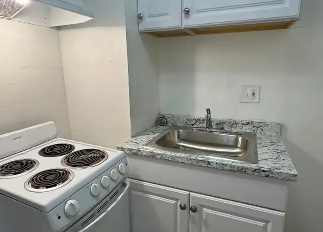 Property at 404 Charles St Unit c4, Bridgeport, CT, 06606, 1 bed, 1 bath, [object Object]