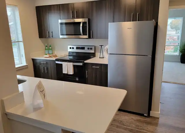 Property at Rockefeller Square - 2611 Rockefeller Ave, Everett, WA, 98201, 1 bed, 1 bath, [object Object]