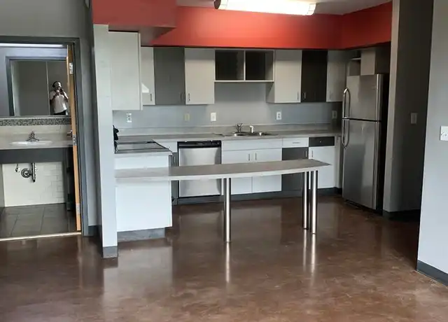 Property at 139 N Barksdale St Unit 302, Memphis, TN, 38104, 4 beds, 2 baths, [object Object]