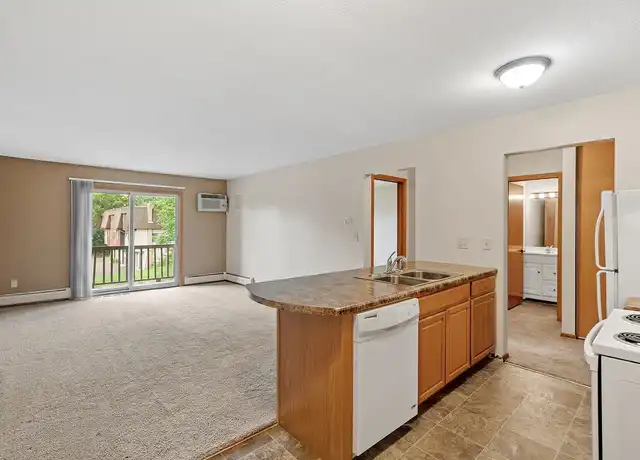 Property at Arcadia Park Apartments - 2177 Burke Ave E, Saint Paul, MN, 55109, 1 bed, 1 bath, [object Object]