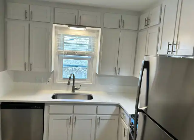 Property at 3569 Davenport St Unit 3569 Davenport St-Unit 23, Omaha, NE, 68131, 1 bed, 1 bath, [object Object]