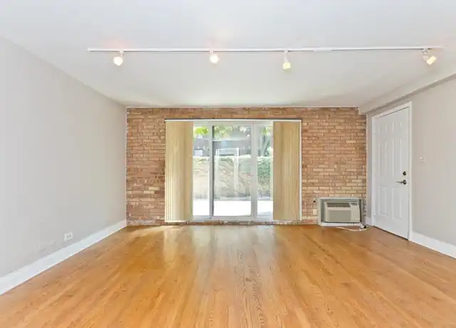 Property at 3732 N Pine Grove Ave, Chicago, IL, 60613, 1 bed, 1 bath, [object Object]