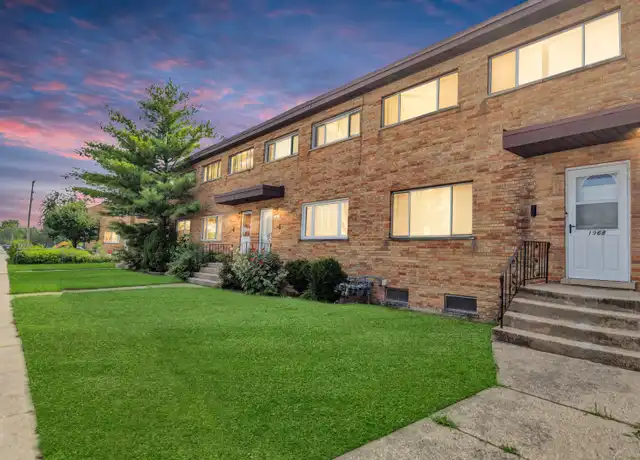 Property at 1968 S Chestnut St Unit 1968, Des Plaines, IL, 60018, 3 beds, 1.5 baths, [object Object]