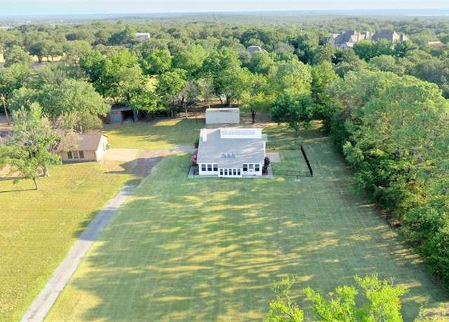 Photo of 220 Sweet St, Southlake, TX 76092