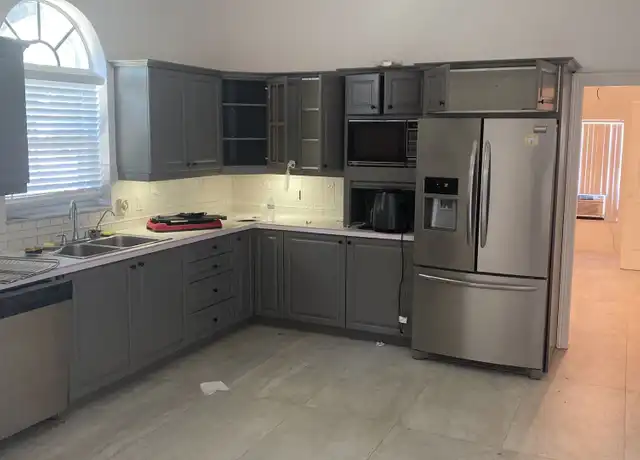 Property at 800 NE 2nd Ct, Hallandale Beach, FL, 33009, 2 beds, 1 bath, [object Object]