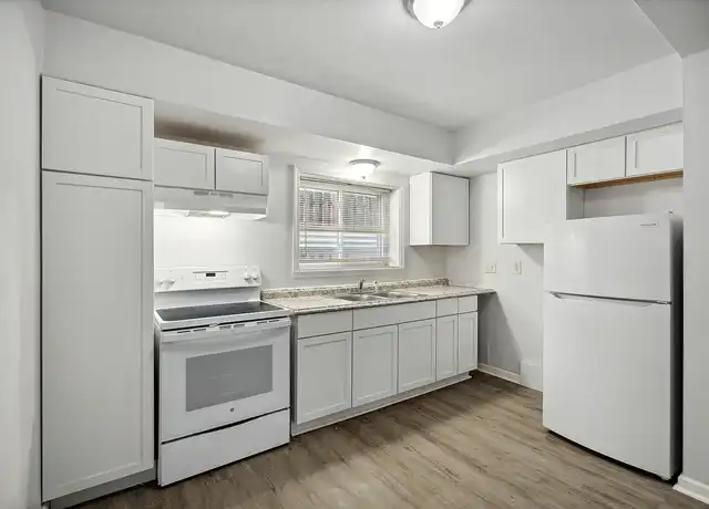 Property at Atlantic Flatz - 909 E Jolly Rd, Lansing, MI, 48910, 1 bed, 1 bath, [object Object]