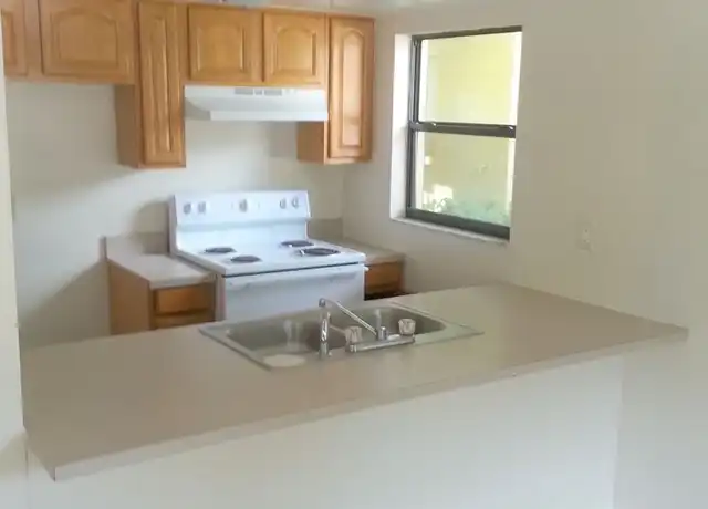 Property at 927 N Iowa Ave Unit 927 N Iowa C 17, Lakeland, FL, 33801, 1 bed, 1 bath, [object Object]