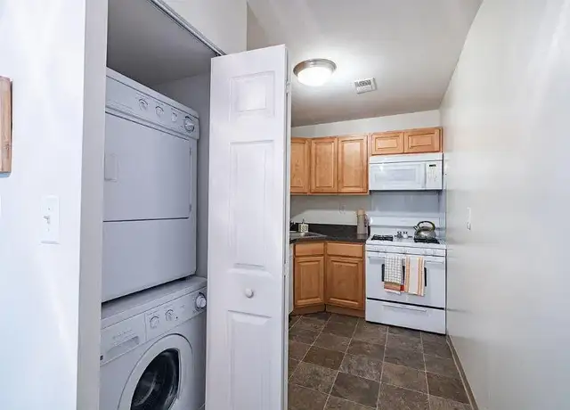 Photo of 480 Country Dr, Dover, DE 19901