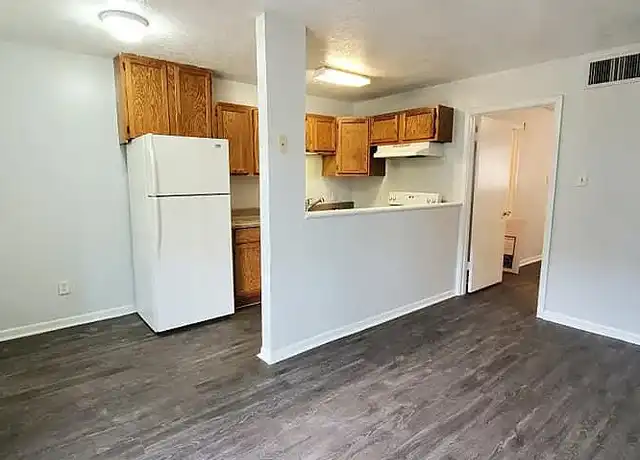 Property at Sandalwood Gardens - 505 Wayside Dr, Bryan, TX, 77802, 1 bed, 1 bath, [object Object]