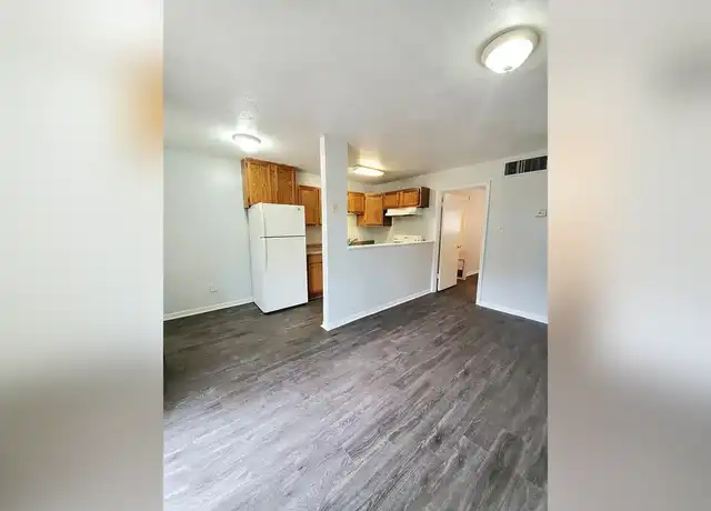 Property at Sandalwood Gardens - 505 Wayside Dr, Bryan, TX, 77802, 1 bed, 1 bath, [object Object]