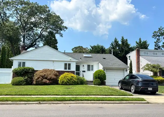 Property at 68 Willets Dr, Syosset, NY, 11791, 3 beds, 2 baths, [object Object]