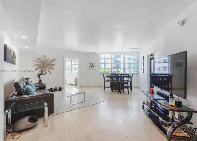 Property at 905 Brickell Bay Dr #1424, Miami, FL, 33131, 2 beds, 2 baths, [object Object]