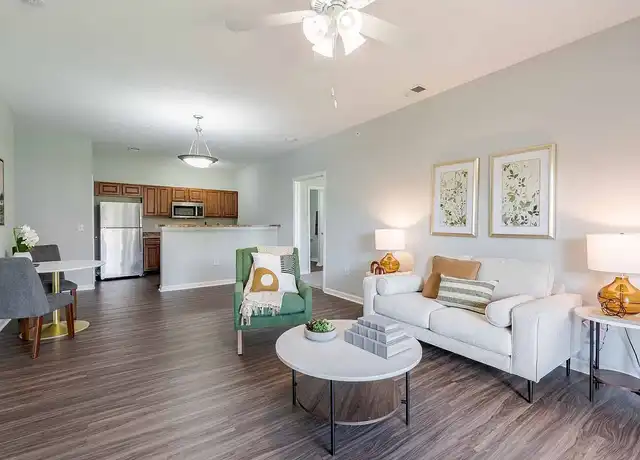 Property at Blankenbaker Crossings Apartment Homes - 2515 Shining Water Dr, Louisville, KY, 40299, 2 beds, 2 baths, [object Object]