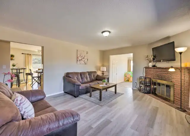Property at 1005 N Baldwin St, Woodland Park, CO, 80863, 4 beds, 2 baths, [object Object]