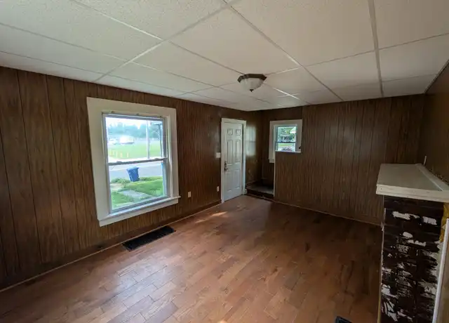 Property at 3162 E 5th Ave, Columbus, OH, 43219, 2 beds, 1 bath, [object Object]