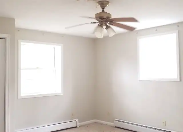 Property at 263 W 13th St Unit Lower, Elmira Heights, NY, 14903, 3 beds, 1 bath, [object Object]