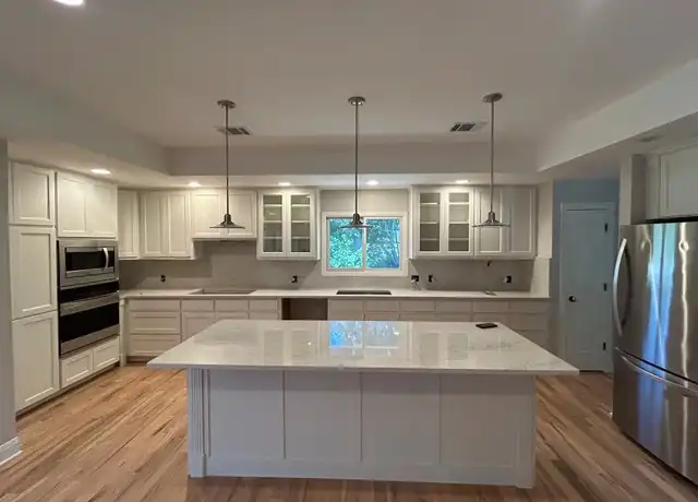 Property at 700 Grey Fox Trl, Austin, TX, 78746, 4 beds, 3.5 baths, [object Object]