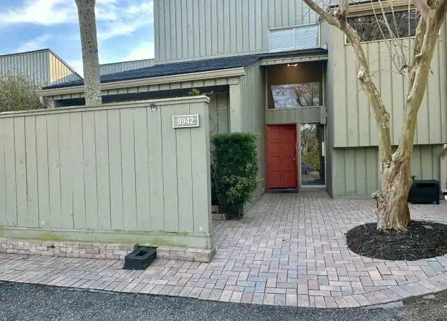 Property at 9942 Sawgrass Dr E, Ponte Vedra Beach, FL, 32082, 2 beds, 2 baths, [object Object]