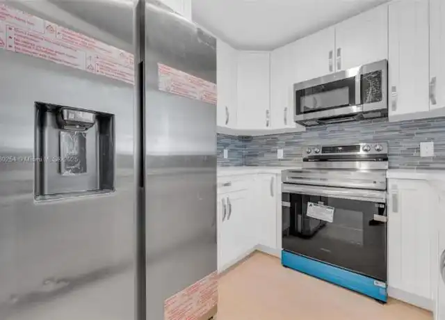 Property at 7640 NW 182nd Ter, Hialeah, FL, 33015, 3 beds, 2 baths, [object Object]
