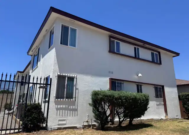 Property at 10231 England Ave Unit 3, Inglewood, CA, 90303, 5 beds, 2 baths, [object Object]