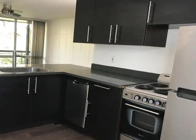 Property at 4916 SW 56th Ave Unit 202, Portland, OR, 97221, 1 bed, 1 bath, [object Object]